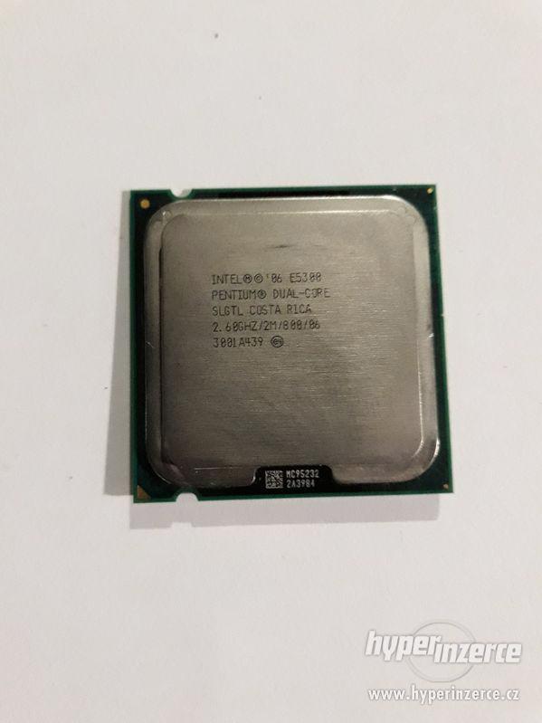 Intel Pentium Dual Core E5300 - foto 1