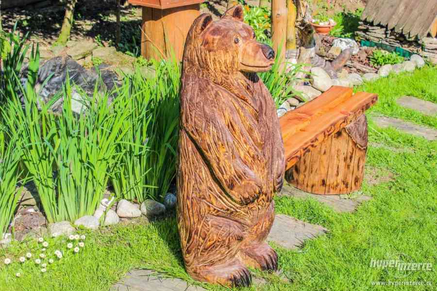Záhradní Nábytek - Medvěd s levicí - foto 2