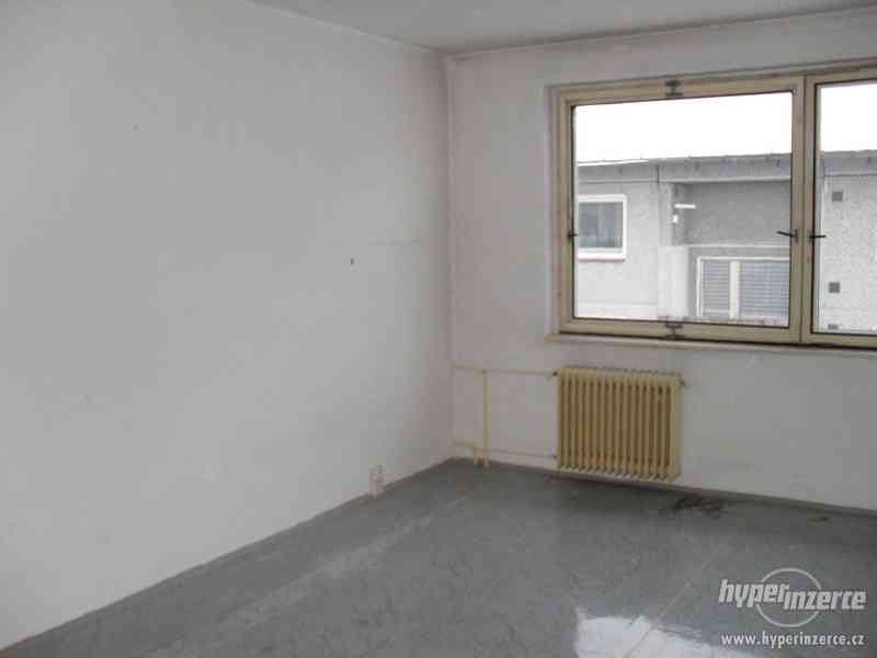 Byt 3+1 s lodžií a garáží, Kolinec u Sušice, okr. KT - foto 4