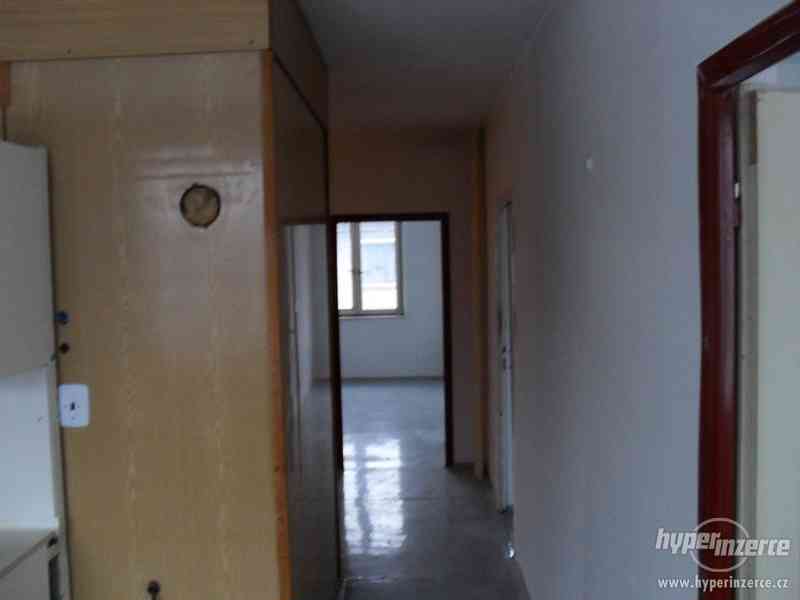 Byt 3+1 s lodžií a garáží, Kolinec u Sušice, okr. KT - foto 10