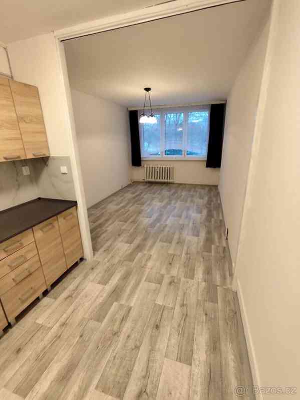 Pronájem bytu 2+kk v OV v ulici Šeříková - foto 2