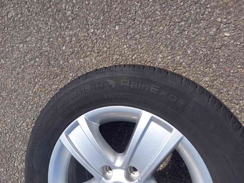 Alu kola Š.Octavia II/VW Caddy +ZÁNOVNÍ letní 205/60R15 Unir - foto 2