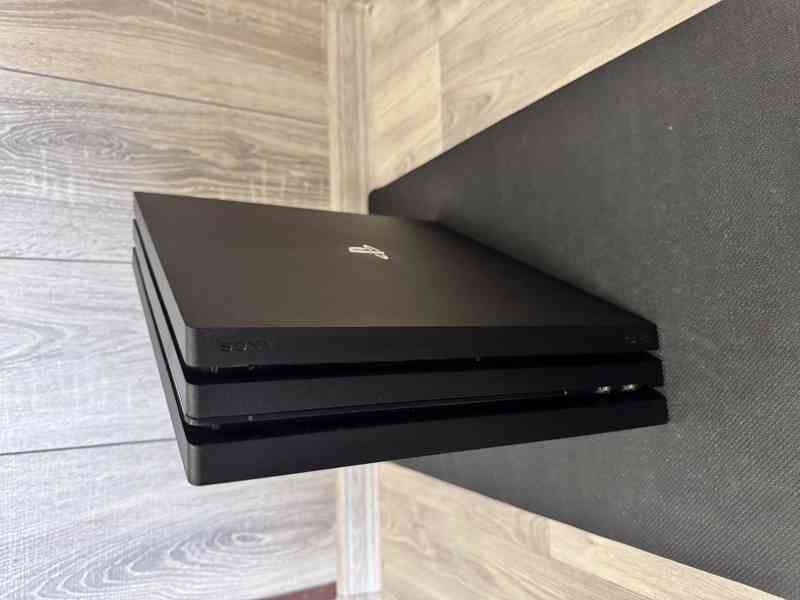Playstation 4 PRO 1 TB - foto 4
