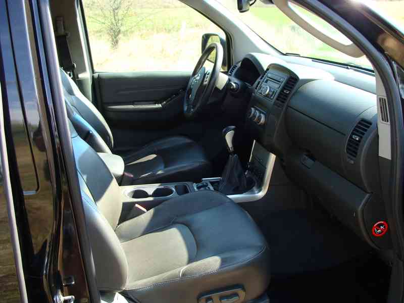 Nissan Navara 2.5 dCi 4x4 Doub 2010 webasto - foto 12