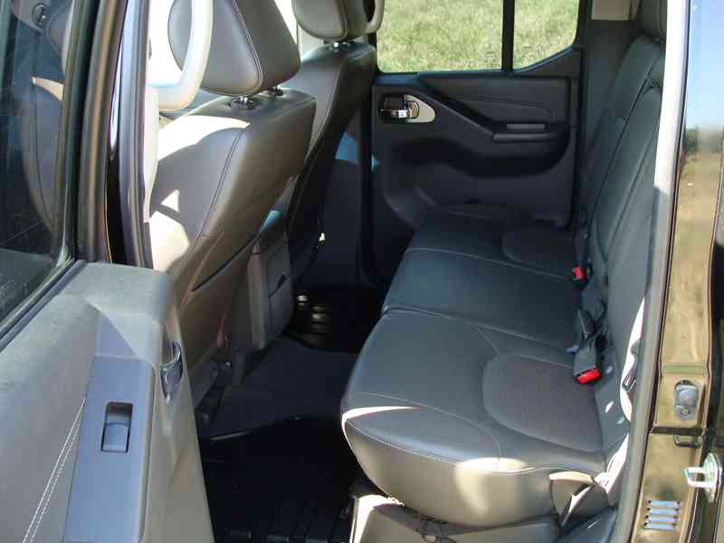 Nissan Navara 2.5 dCi 4x4 Doub 2010 webasto - foto 10