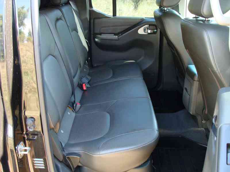 Nissan Navara 2.5 dCi 4x4 Doub 2010 webasto - foto 11