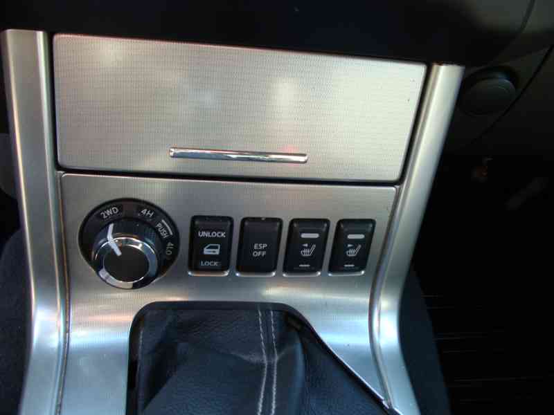Nissan Navara 2.5 dCi 4x4 Doub 2010 webasto - foto 14