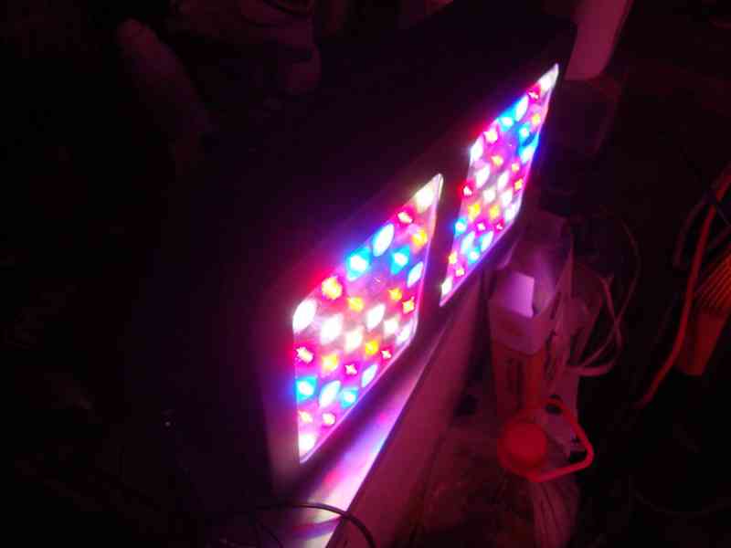 Viparspectra V300 Reflector LED Grow Light (140W) funkční - foto 16