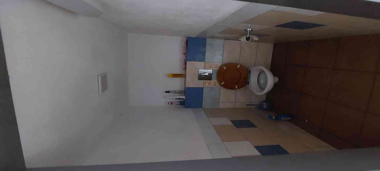 Pronájem nebytového prostoru, 140 m², parkování - foto 8