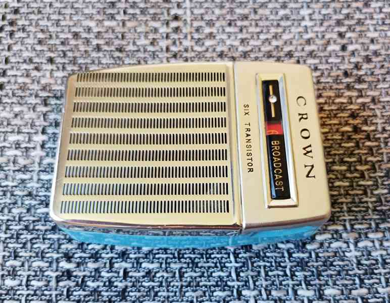 Krásné starožitné kapesní japonské tranzistorové rádio Crown - foto 2