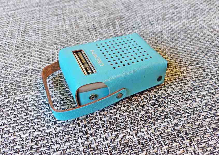 Krásné starožitné kapesní japonské tranzistorové rádio Crown - foto 14