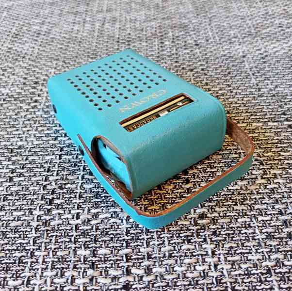 Krásné starožitné kapesní japonské tranzistorové rádio Crown - foto 16