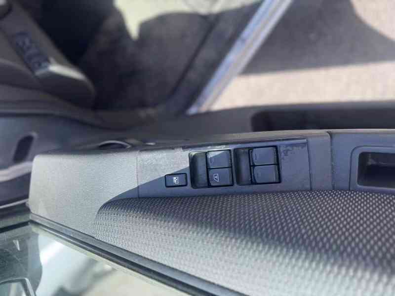 Nissan Pathfinder 2.5 dCi LE 140kw - foto 3