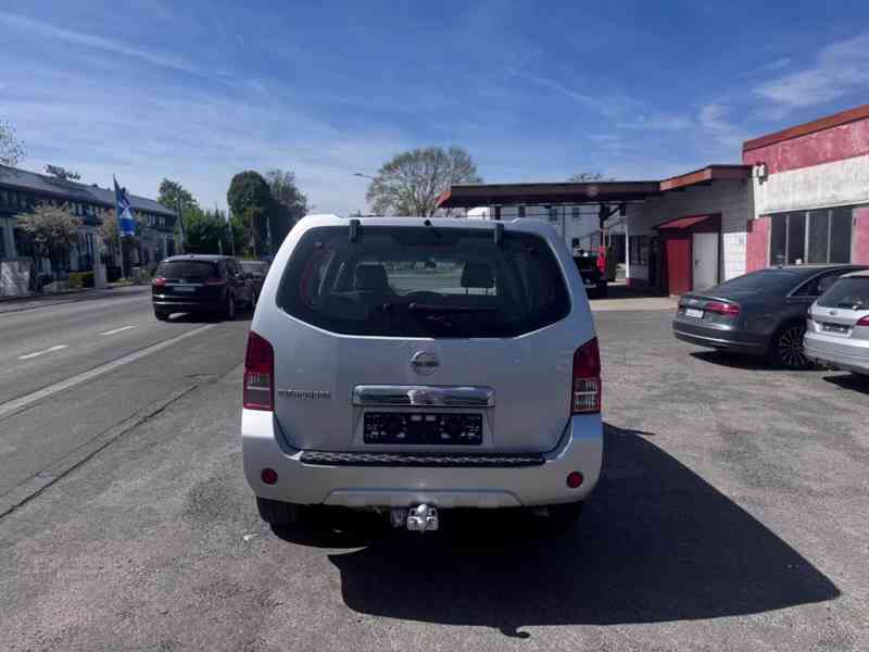 Nissan Pathfinder 2.5 dCi LE 140kw - foto 8