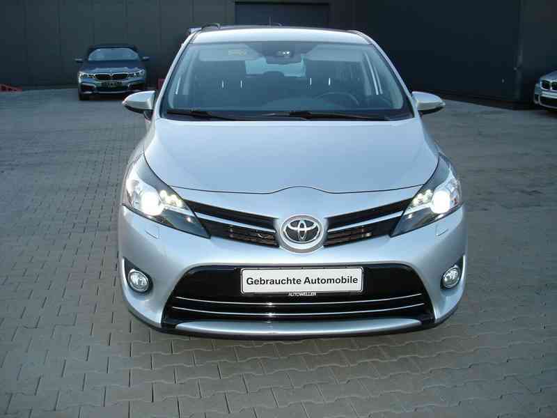 Toyota Verso 1.8i Edition-S+ benzín 108kw - foto 15