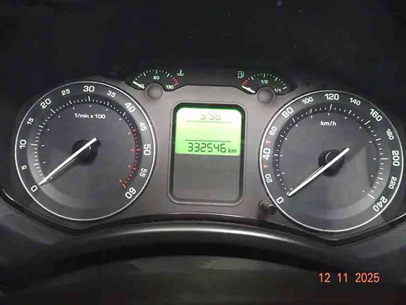 Prodám auto Škoda Octavia 2 1,9 TDI, 77 KW - foto 4