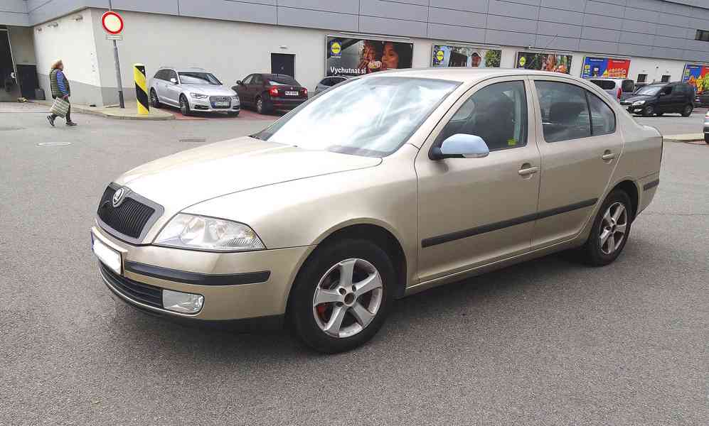 Prodám auto Škoda Octavia 2 1,9 TDI, 77 KW - foto 3