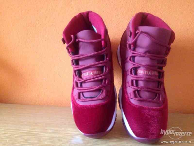 Nike Air Jordan 11 Retro Gold Gym Velvet Heiress Kuk Popis - foto 7