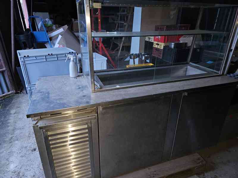 Prodej souboru vybavení restaurace a kuchyně - foto 4