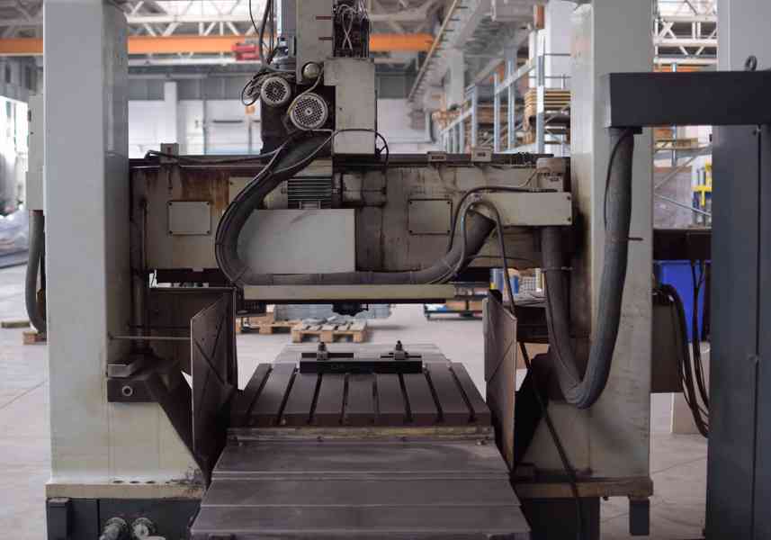 Použitá souřadnicová vrtačka VXD 100 CNC, r. v. 1994 - foto 2