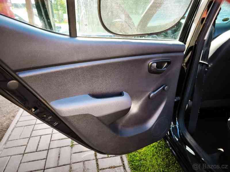 Hyundai i10 1,1   51kW 2011 - foto 8