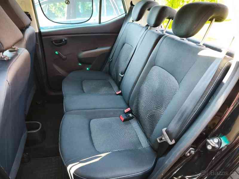 Hyundai i10 1,1   51kW 2011 - foto 9