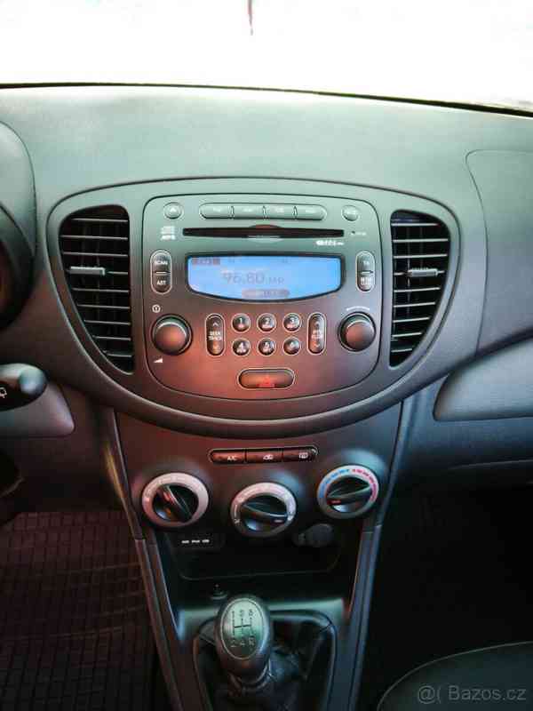 Hyundai i10 1,1   51kW 2011 - foto 14