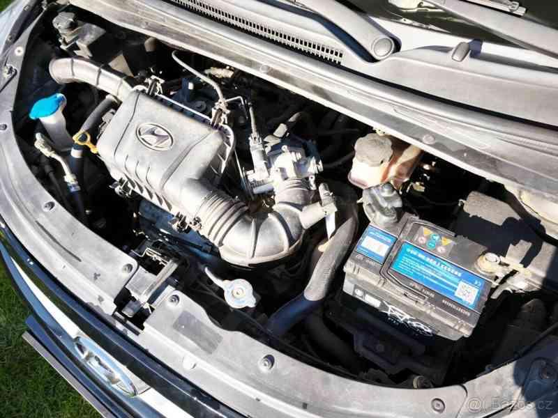 Hyundai i10 1,1   51kW 2011 - foto 19