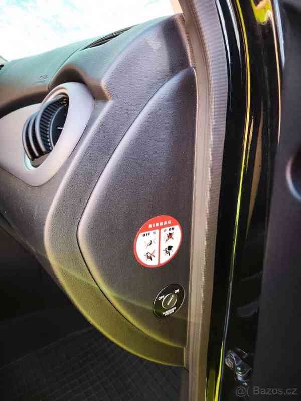 Hyundai i10 1,1   51kW 2011 - foto 3