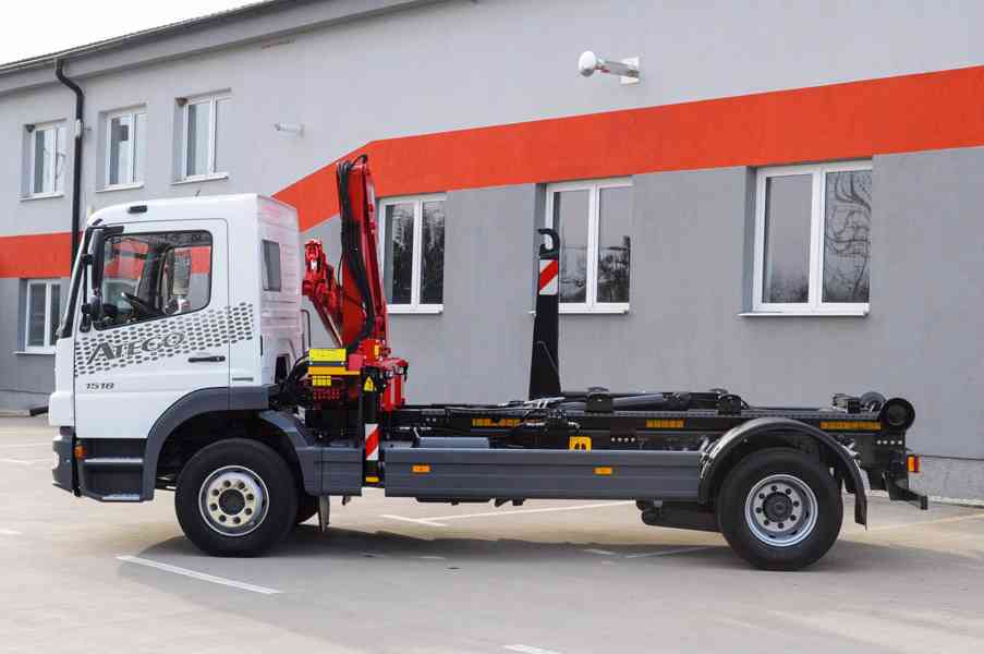 MERCEDES ATEGO 1518 HÁKOVÝ NOSIČ KONTEJNERŮ + HYDR. RUKA EU5 - foto 4