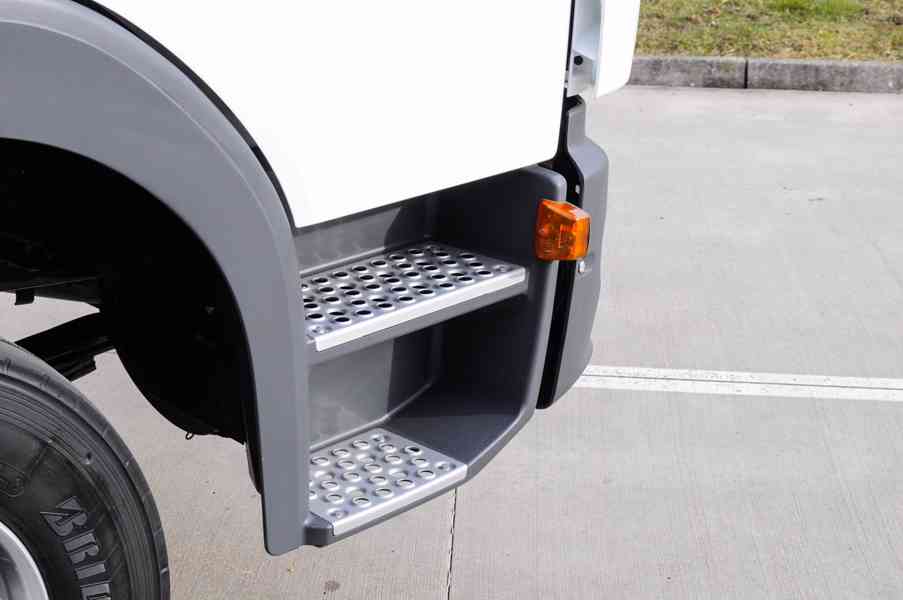 MERCEDES ATEGO 1518 HÁKOVÝ NOSIČ KONTEJNERŮ + HYDR. RUKA EU5 - foto 9