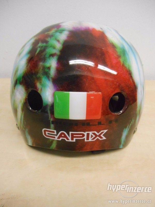 Barevná helma značky CAPIX – v. S / M - foto 3