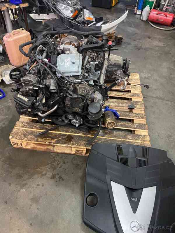 Motor Mercedes Benz OM642 - foto 3