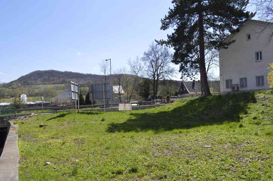 Stavební pozemek v centru obce Libouchec 877m2 - foto 20