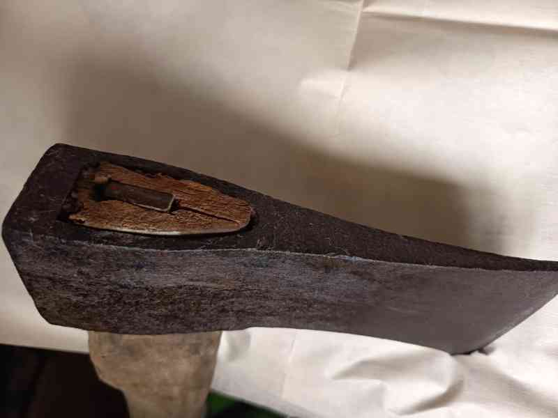 Prodám dvě tesařské sekery - foto 6