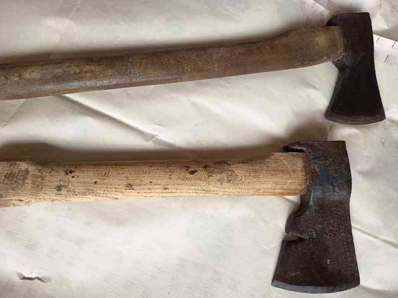 Prodám dvě tesařské sekery - foto 3