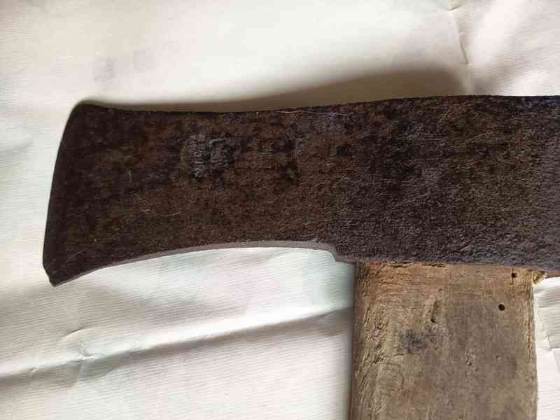 Prodám dvě tesařské sekery - foto 5