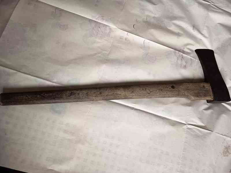 Prodám dvě tesařské sekery - foto 4