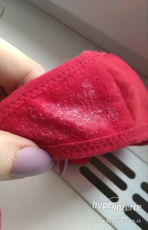 Obnošené mokré kalhotky s orgasmem - foto 8