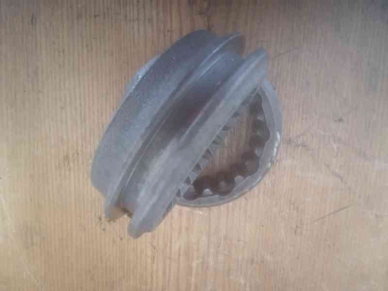 Objímka spojovací náhonu T148 - foto 2