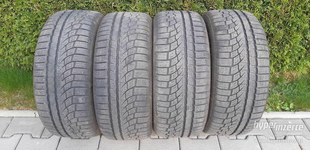 Zimní pneu Nokian 215/40 R17 - foto 1