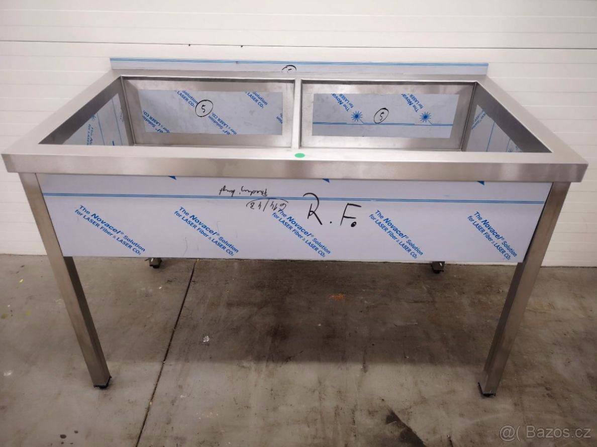 Nerezová výroba stoly dřezy digestoře vozíky skříňky regály - foto 1