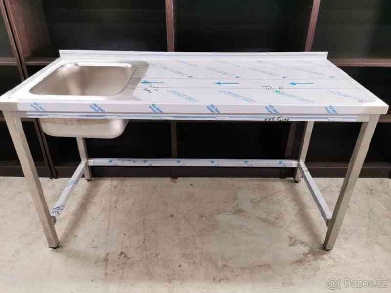 Nerezová výroba stoly dřezy digestoře vozíky skříňky regály - foto 8