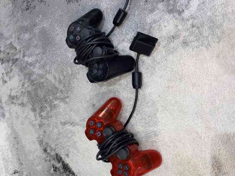 PlayStation 2 Slim + ovládače, mikrofóny, HDMI adaptér  - foto 6