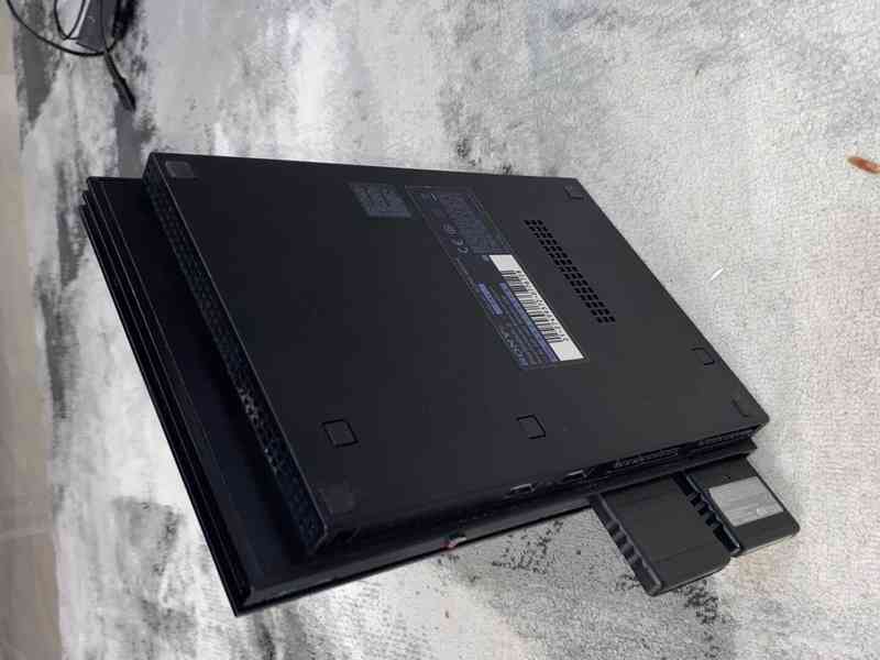 PlayStation 2 Slim + ovládače, mikrofóny, HDMI adaptér  - foto 4