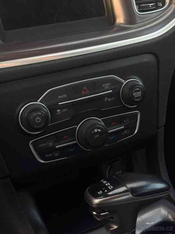 Dodge Charger 3,6 - foto 2