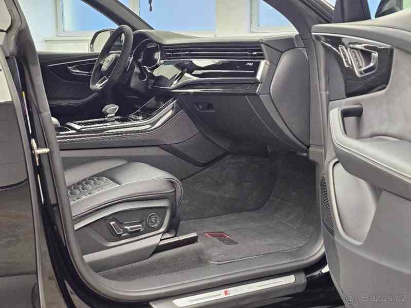 Audi RS Q8 - foto 9