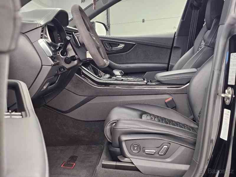 Audi RS Q8 - foto 16
