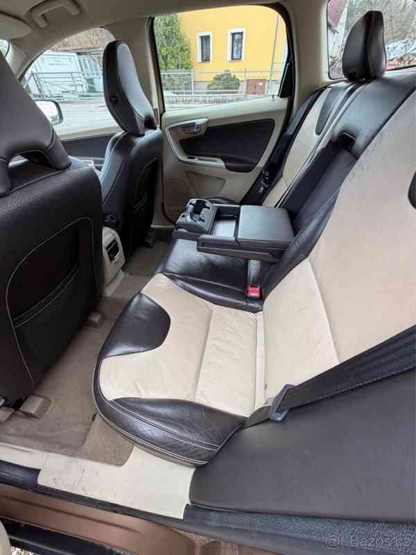 Volvo XC60 2,4   AWD, 120 kW, manuál, kůže, taž - foto 14