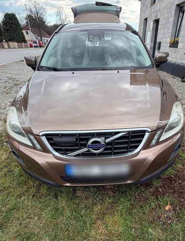 Volvo XC60 2,4   AWD, 120 kW, manuál, kůže, taž - foto 18